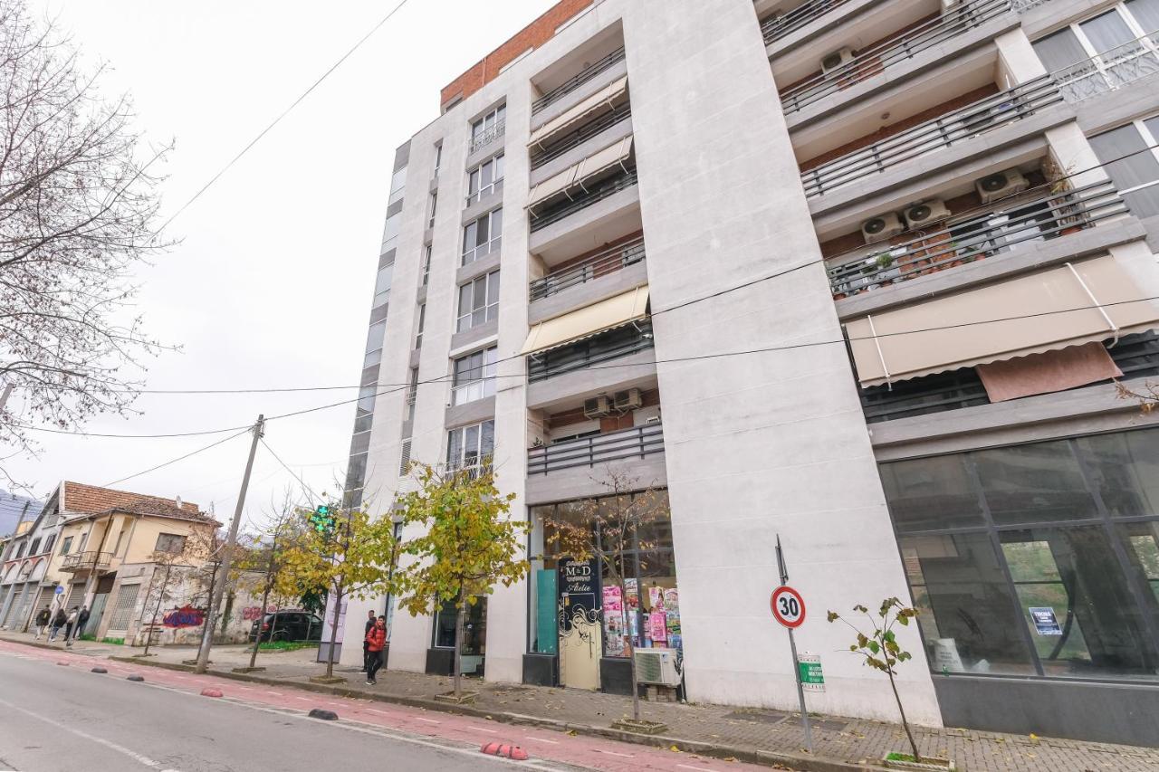 Two Steps Apartments 地拉那 外观 照片