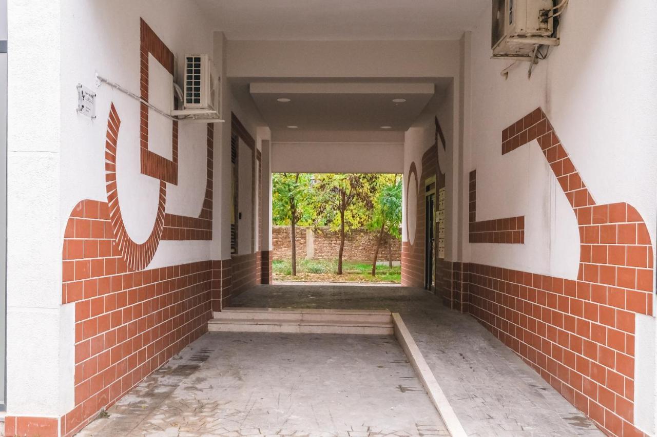 Two Steps Apartments 地拉那 外观 照片