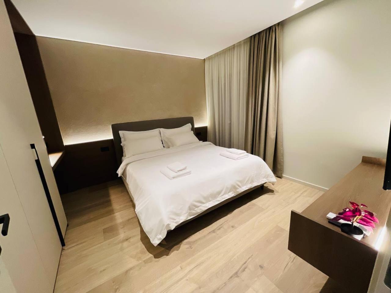 Two Steps Apartments 地拉那 外观 照片