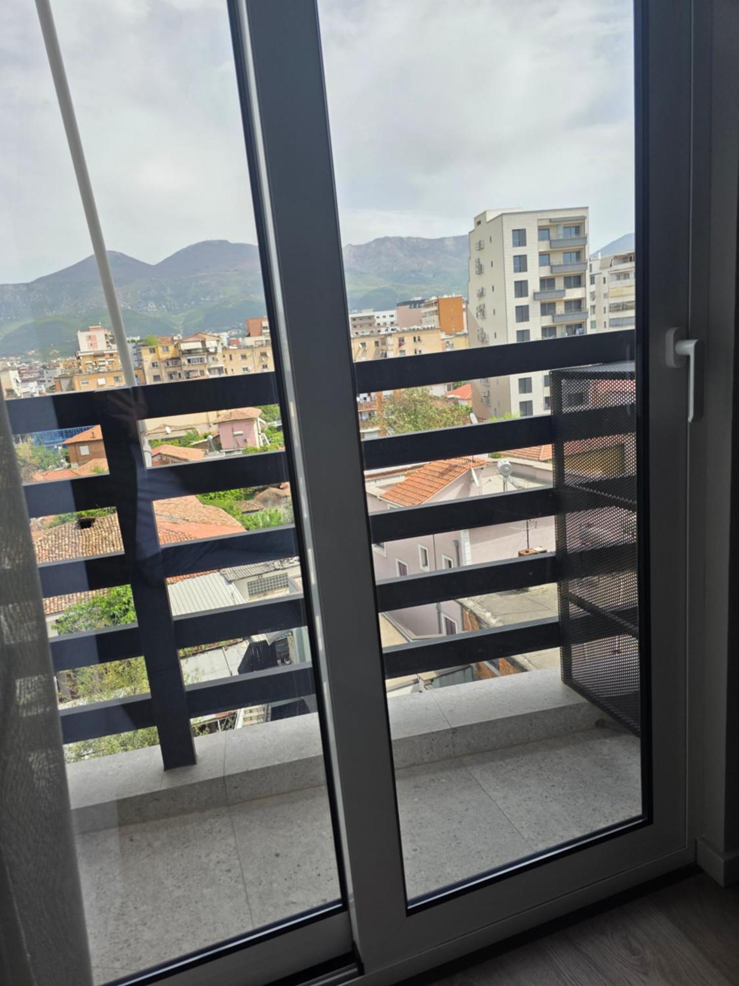 Two Steps Apartments 地拉那 外观 照片